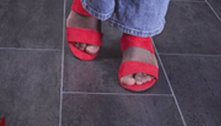 Colourful Feet And Shoes (HDTVWMV) – Miss Abiola