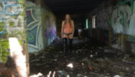 An Lost Place zerfickt