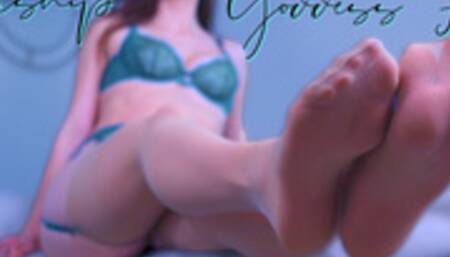 Worship Goddess Feet in Nylons
