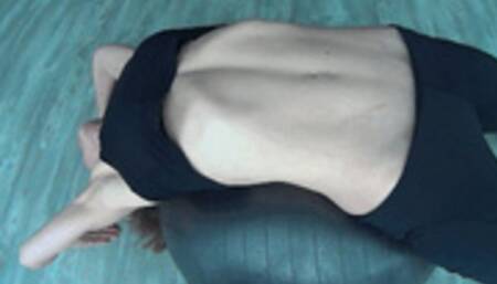 Stretching belly and ABS on gim ball (B)