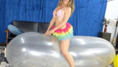 Emma J Plays With Multiple Airships, Non-Pop HD WMV (1920x1080)