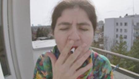 Red lips, smoking, spitting