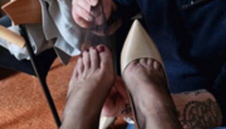 Business trip to Leverkusen sniffing warm stinky pantyhose feet HD wmv 1920x1080