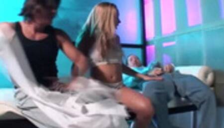 Jamie Elle Sucking And Fucking On Two Cocks As Deep And Hard As She Can Till they Cum On Her Face! (1st half mp4)