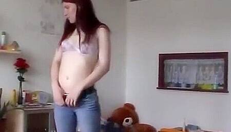 Claudia Odenweller - Strip Im Zimmer Von Lisa P1