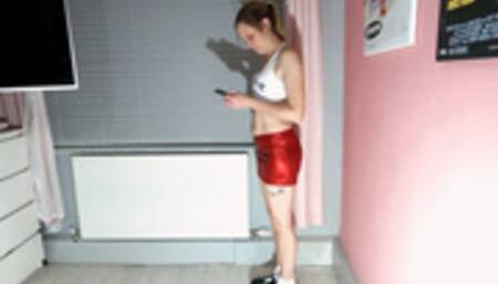 Place Your Head On Your PS4 Whilst I Stand On Your Head (4K)