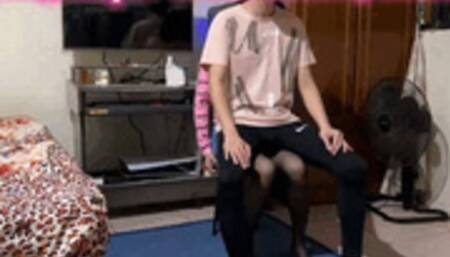 CR139_Sitting on the sexy legs of the goddess in stockings