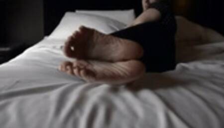 Hungarian milf invites you in her room AGAIN for a hot soles and red toes show Part 2, foot fetish