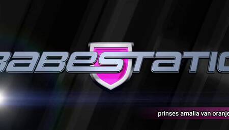 prinses amalia van oranje showing her feet