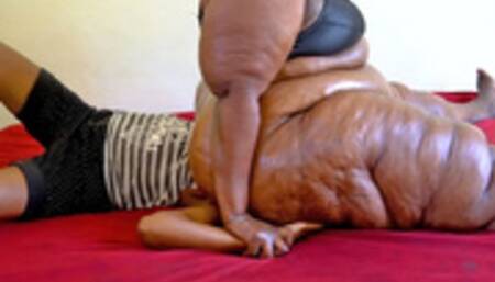 Desperate for air under SSBBW Yolanda's giant ass