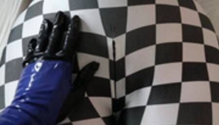 Rubberdoll Masks Zentai Doll in Gas Mask, Unzips Suit to Probe and Vibrate Rubber Pussy