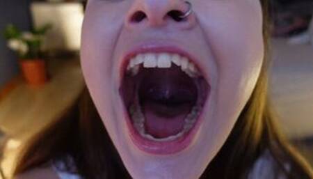 WIDE OPENED 21 (MP4) HD 1080p