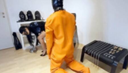 Keeping my latex prisoner hydrated (part 2)