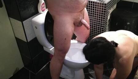 Hard toilet slave training! Sitting on toilet and decide to piss in her mouth