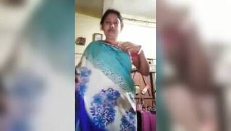 Mature women showing huge boobs and pussy