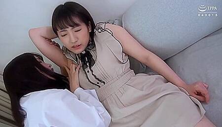 [auks-134] Obscenity! Dekakuri Lesbian A Girl Scared Of Enlarged Lewd Nucleus And A True Lesbian Perverted Female Doctor Aoi Kururugi Aoi Kawana Scene 2 P1