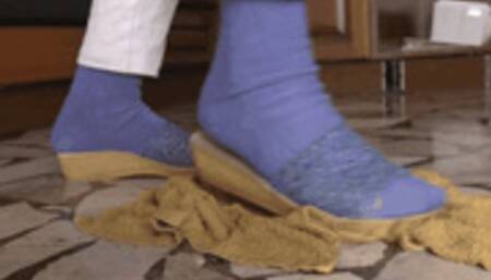 I calzini erotici di Pamela - Pamela's erotic socks ( HOUSECLEANNG )