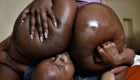 Pearl vs Rosa fart wrestling (with mouth peeing punishment)