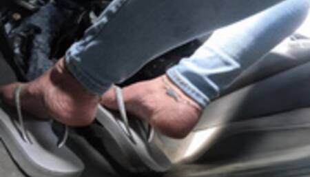 Havaianas Driving in the Honda Civic (Manual)