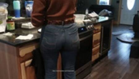 Levi's in the kitchen Pov2 Part 3