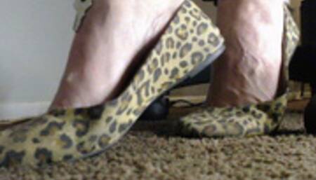 Dangling Leopard Print Ballet Flats