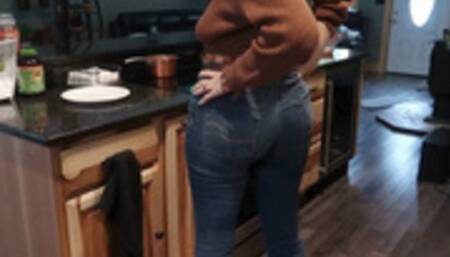 Levi's in the kitchen Pov2 Full vid