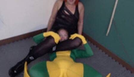 Rogue (Rachel Adams) vs Killpussy