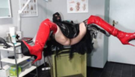 Sadistic sissy clinic , fun to needle