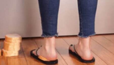 Samara Bread Crush - 4K MP4