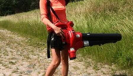 Leaf Blower Cranking And Blowing HD-480