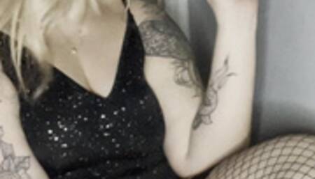 You hire Amazon Sapphire Stone as your maid and she offers her "cleaning" services