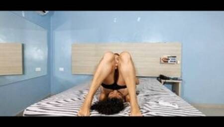 Face sitting redhair, part 3, by Manu Albertine and Natally, (cam by Scarlett)