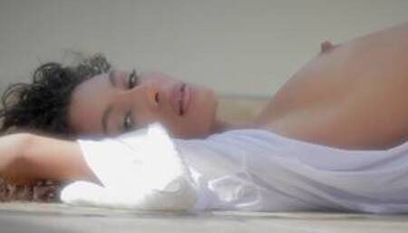 Petite all natural naked latina muse Kyrah Melena posing above a mirror