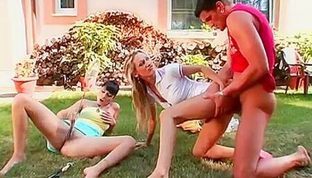 Sugary Babe Gets Extra Wet - Cynthia Vellons