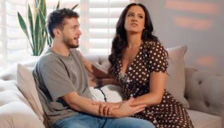 Hot MILF Penny Barber texts the paperboy