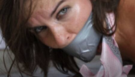 A young and sexy realtor caught into his trap (HD)