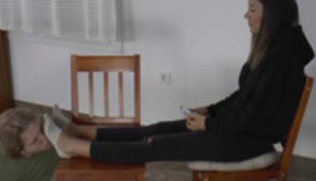 Around Mistress Natasa's legs Barafoot worship wmv