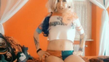 sexy GIANTESS HARLEY QUINN and her giant big cunt!