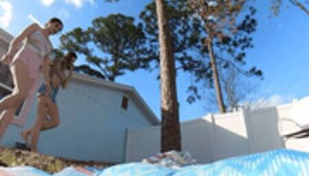 **VR 360** Caught Spying Outdoors On Sexy Giantess Bellaluxx & Greasy Rose