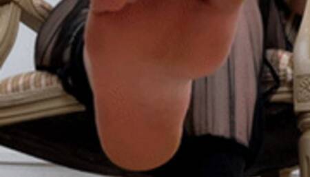 (336) Foot Tease 001: Barefoot and Wrinkled Soles (Mobile, MP4)