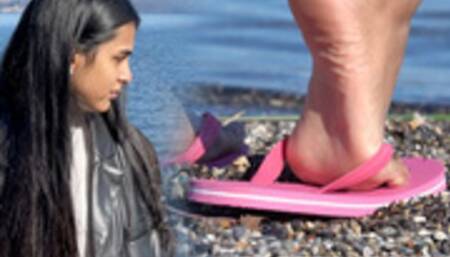 Solange on the beach wearing flip-flops - Video update 13060 HD