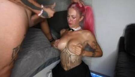 трахнул горничную во всех позах пока жена на работе