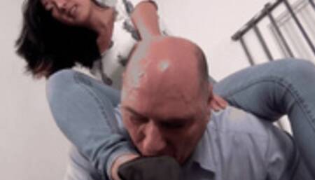 SPIT, SLAPS AND STILETTOS, EXTENDED CUT Starring Goddess Luna Li (Dial Up Version)