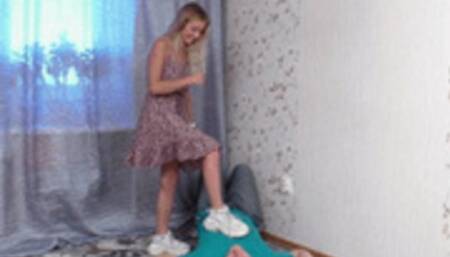 It is a sin for slinky teen babe not to stand on moveless man, vf2305h 720p