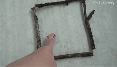 Tiny Gladiator Arena Fears Goddess Feet - Stella Liberty with Giantess Soles - hd mp4