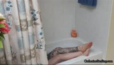 0074 Peeping Tom Watches Roomate’s Barefeet in the Bath – Get’s a Surprise Show! Solo Masturbation! Voyeur POV Foot Tease! SD Mobile Version