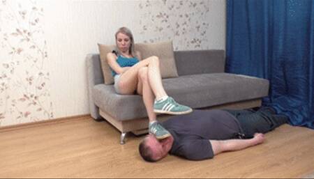 Distasteful fantasy about sniffing teenage chick's feet happens, vf2317x 1080p