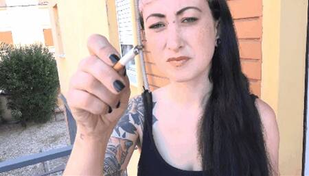 Il posacenere umano di Lilly - Lilly's human ashtray (MOBILE VERSION WMV)