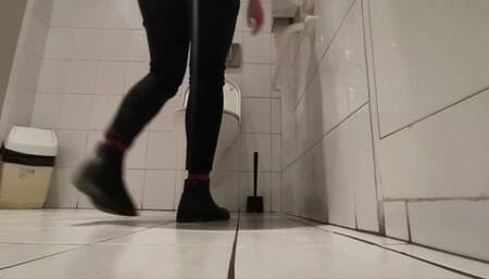 Masturbation after toilet drop near the boss and coworkers room