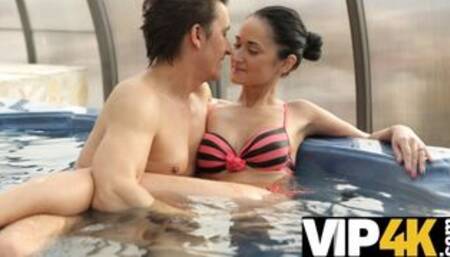 Geezer penetrates Russian woman Angie Moon orally and vaginally